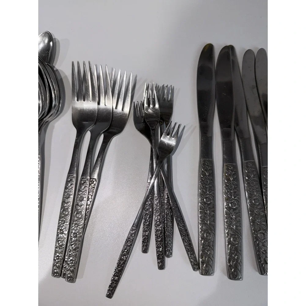 Vintage Oneida Stainless Flatware MALIBU 45 Pieces Wm A Rogers Deluxe Stainless